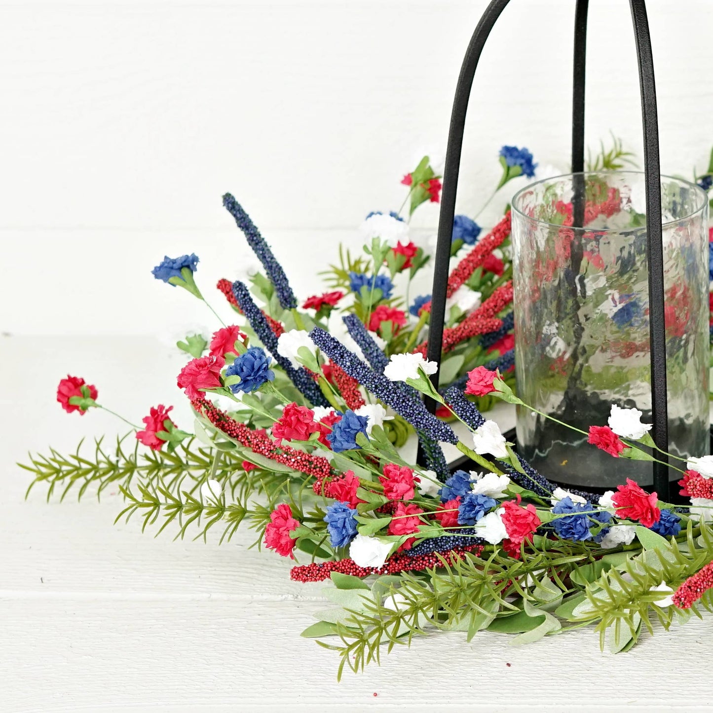 550220 - 20 inch Carnation Blossom Wreath-Red, White, Blue
