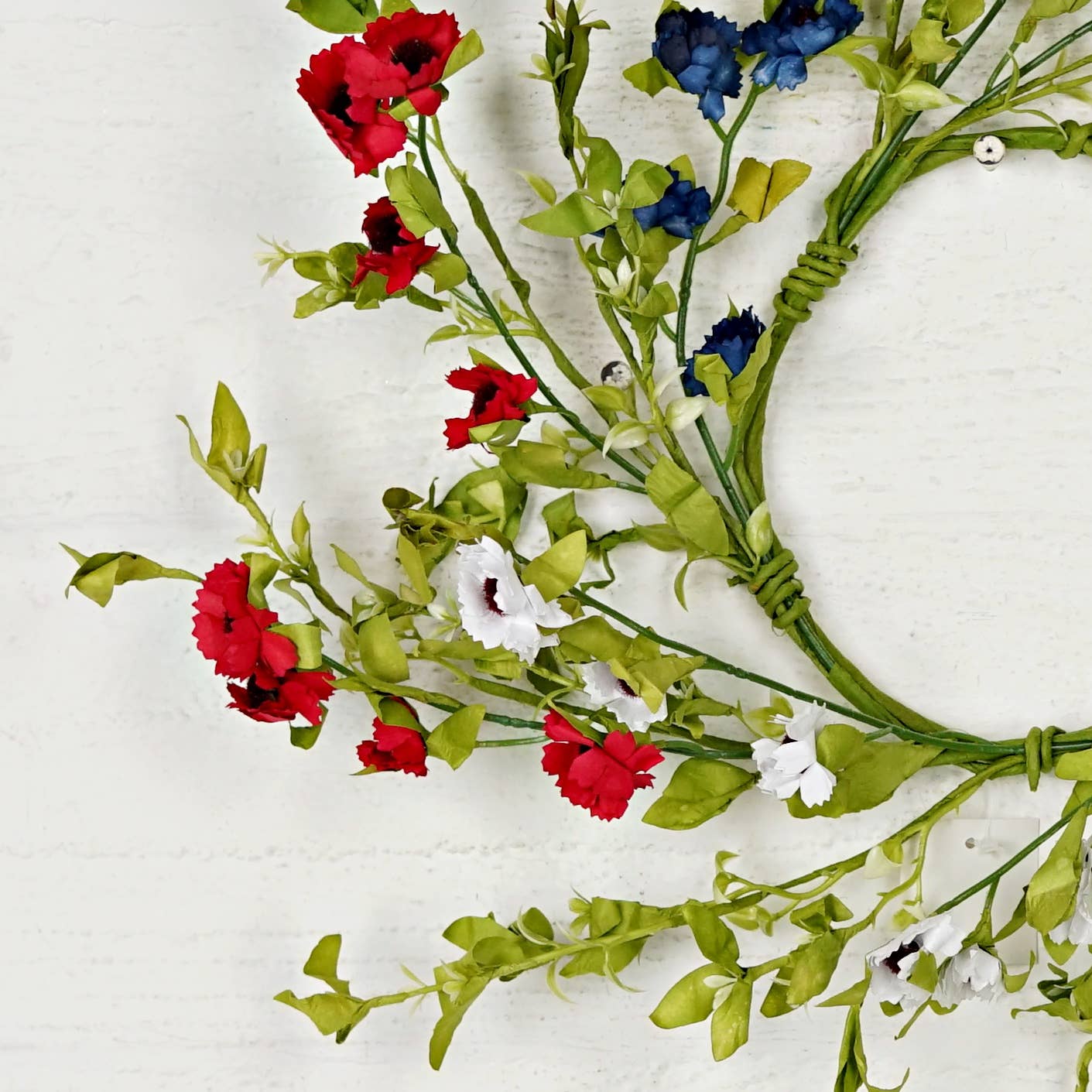 550272- Americana Daisy lossoms-16in(5.5)Wreath-Spring Flora